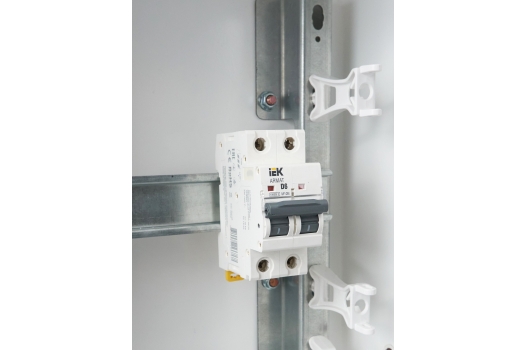 ARMAT Автоматический выключатель M10N 2P D 6А IEK