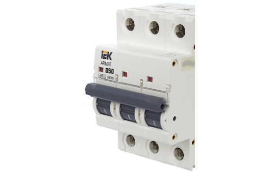 ARMAT Автоматический выключатель M06N 3P D 50А IEK