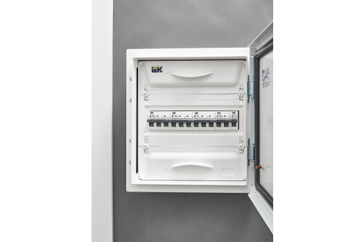 ARMAT Автоматический выключатель M06N 3P C 2А IEK