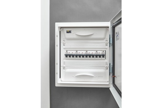 ARMAT Автоматический выключатель M06N 3P D 1А IEK